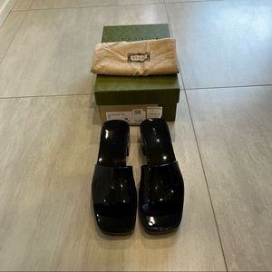 GUCCI rubber slide sandal